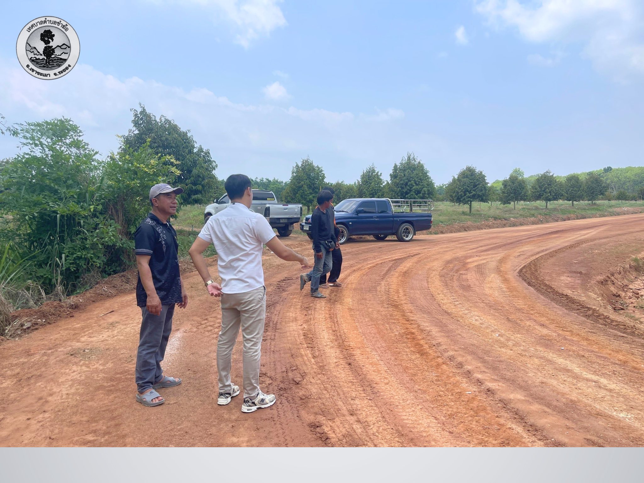 โครงการก่อสร้างถนนแอดฟันคอนกรีตซอยอ่างยายเพียร – คลองป่าไม้หมู่ที่ ๔